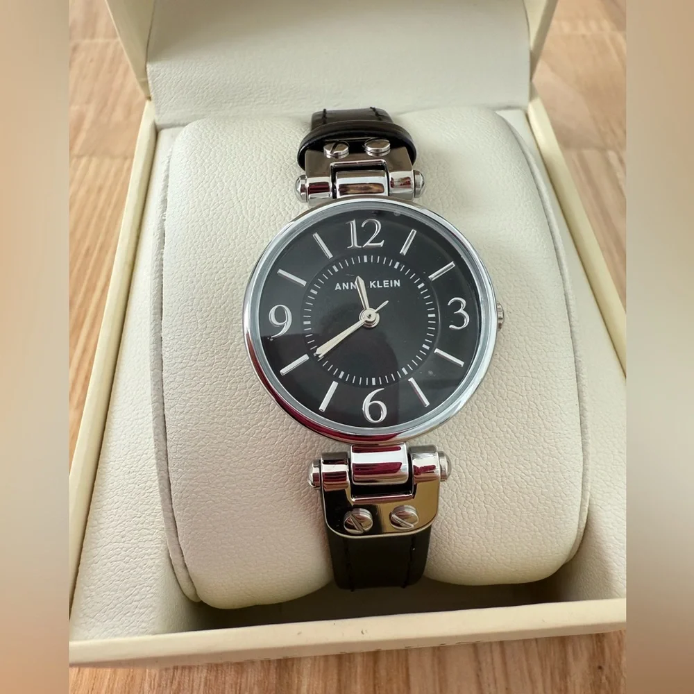Anne Klein ladies black dial silver tone watch NEW BATTERY